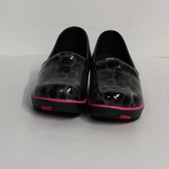 Smitten Women's Wild@Heart Black/Gray Leopard Clogs Size 6 NWOT - Picture 7 of 11